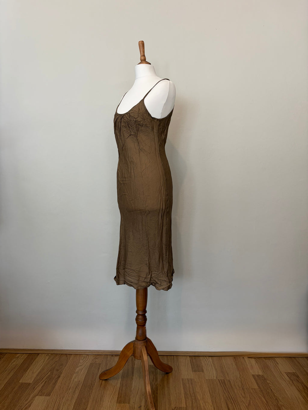 Gold crinkle dress with rope belt