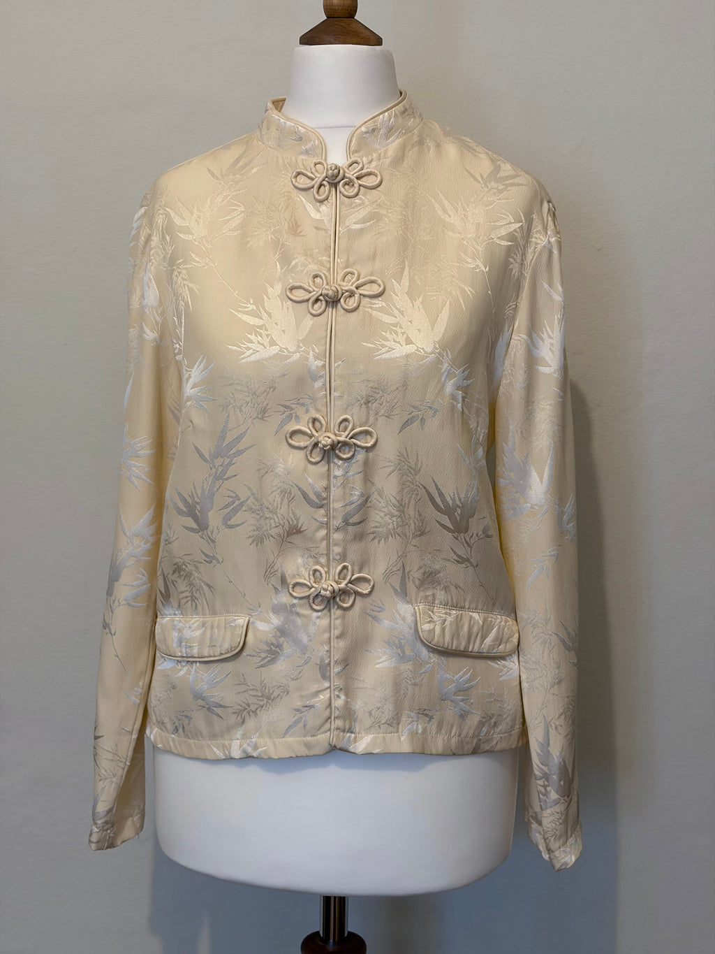 Satin frog closure top