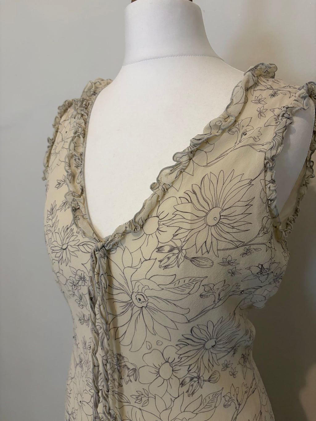 100% silk flower illustrated dress