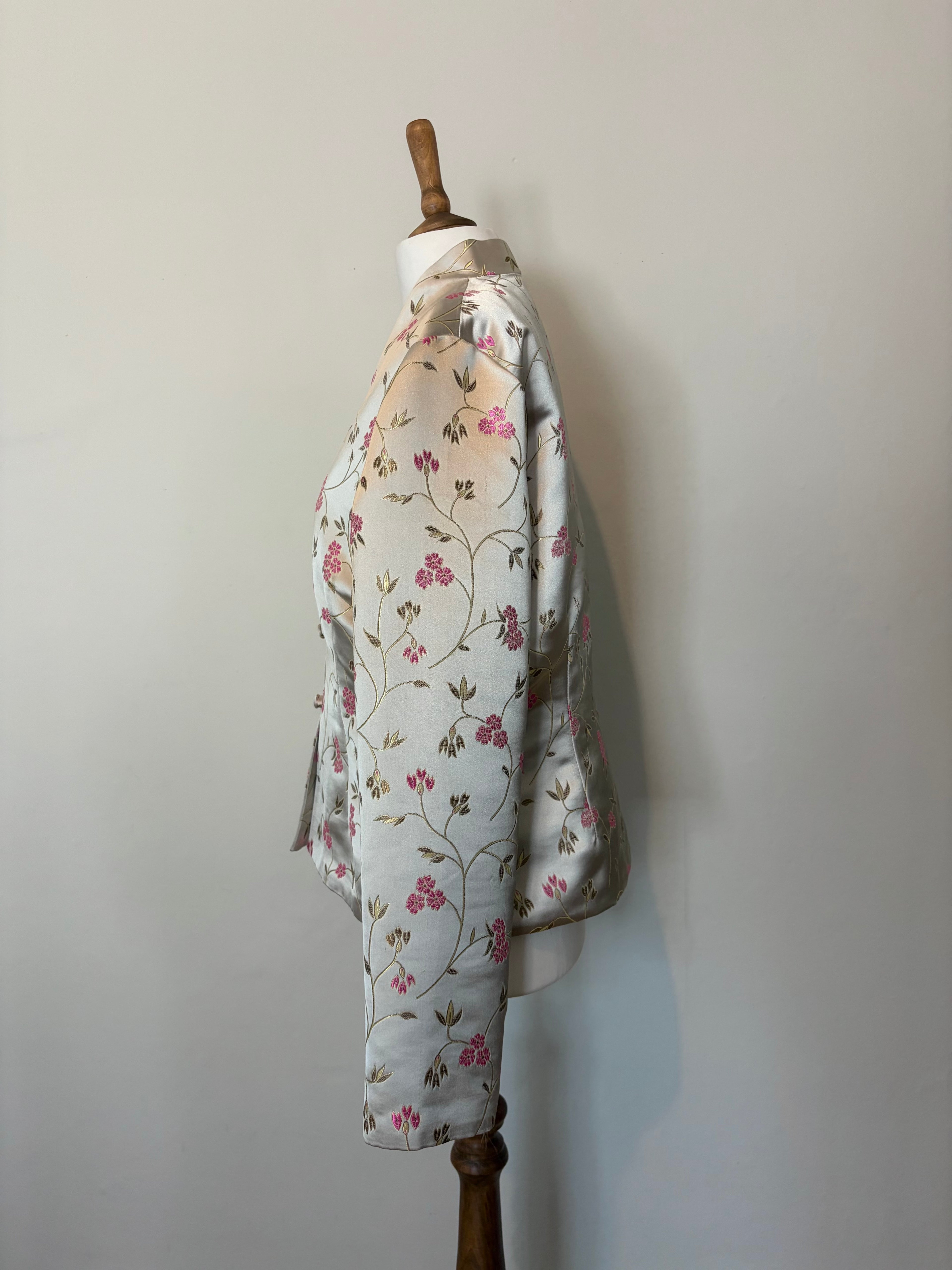 Floral print jacket with button detail
