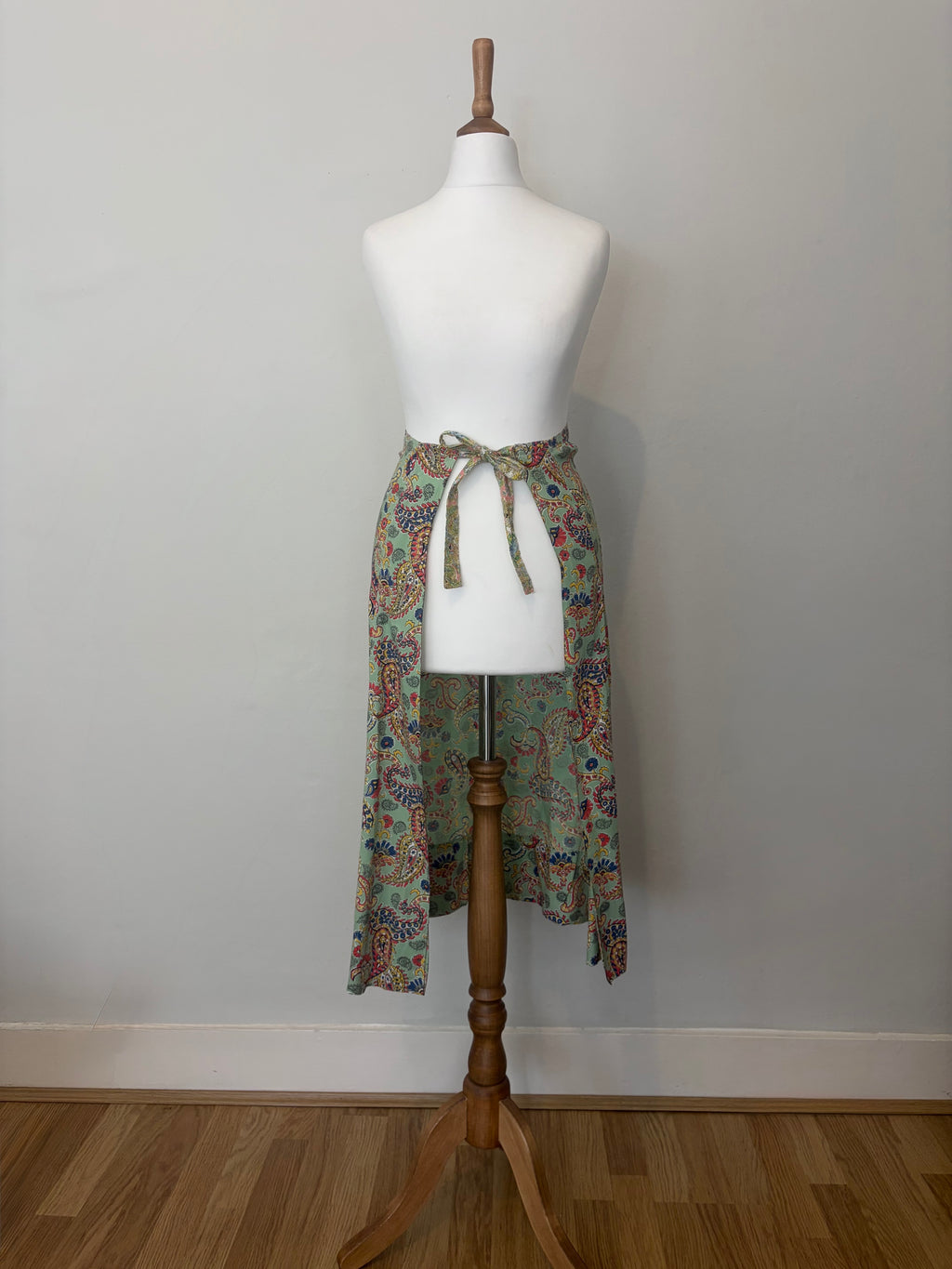 Vintage 70s floral apron