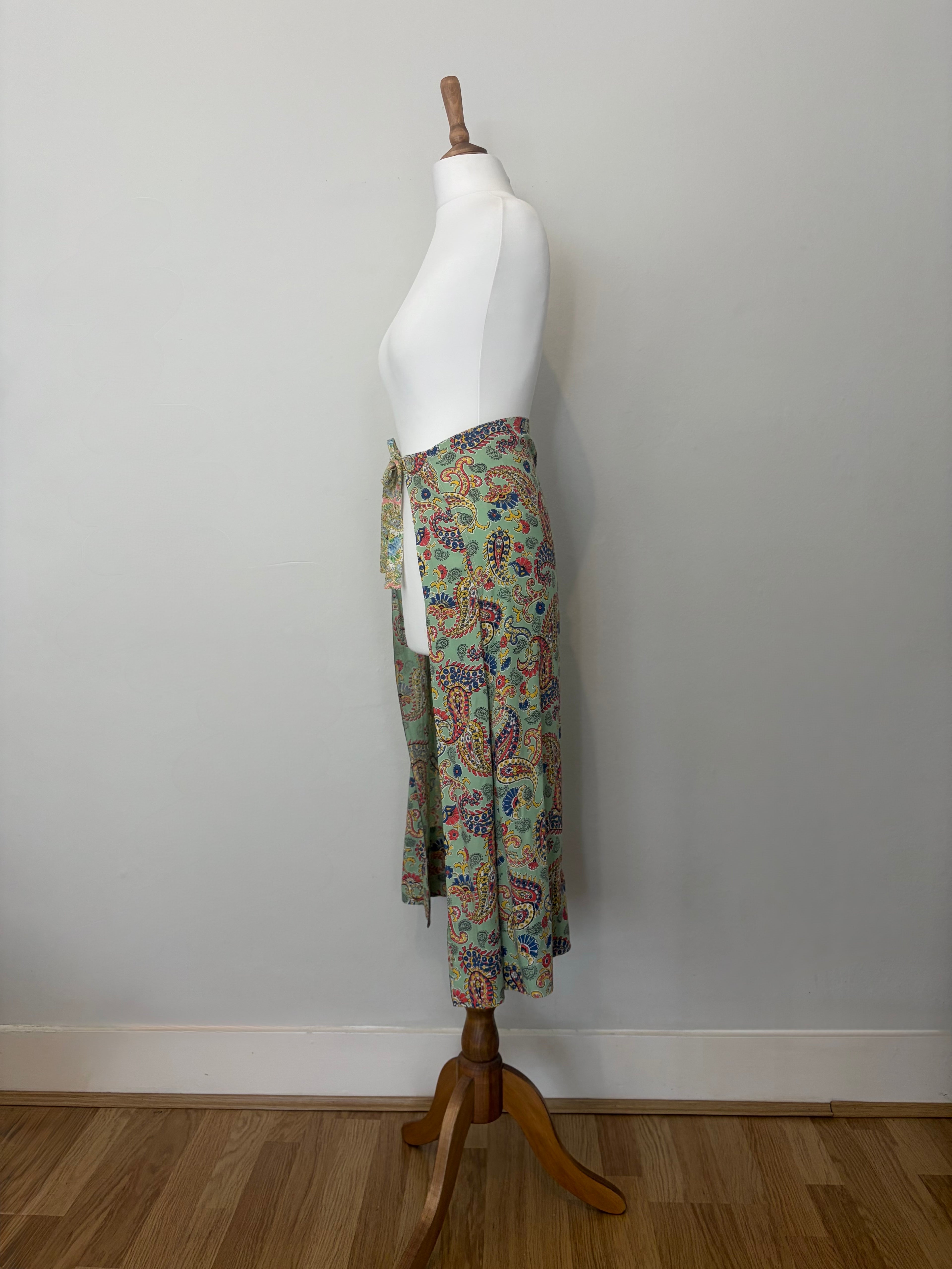 Vintage 70s floral apron