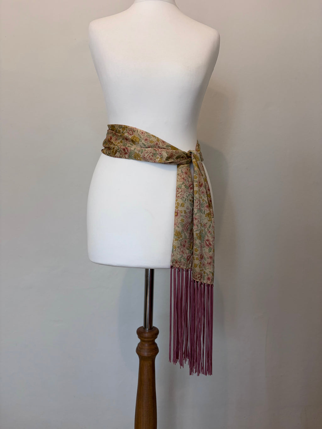 90s Pink tassel floral scarf