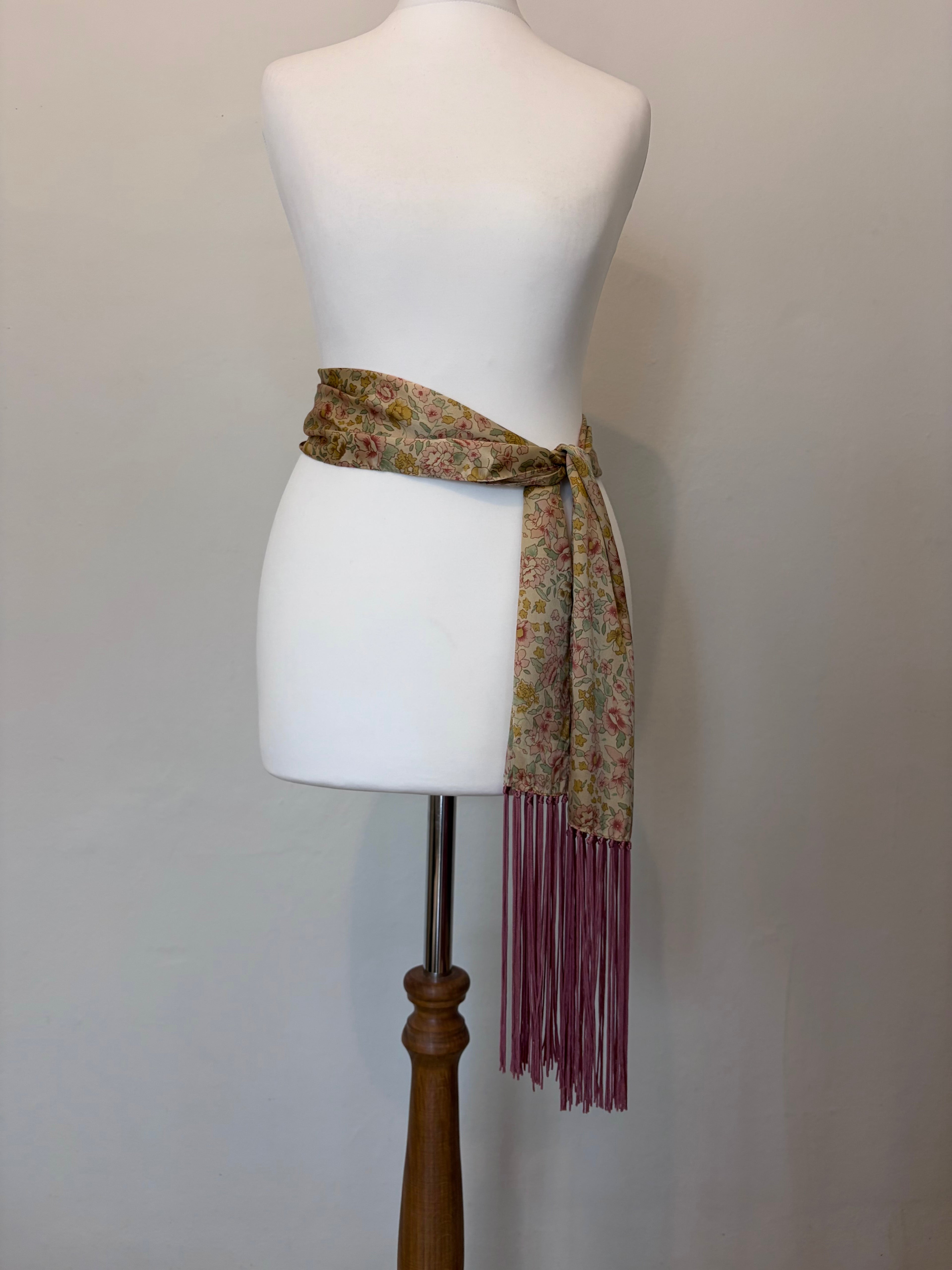 90s Pink tassel floral scarf