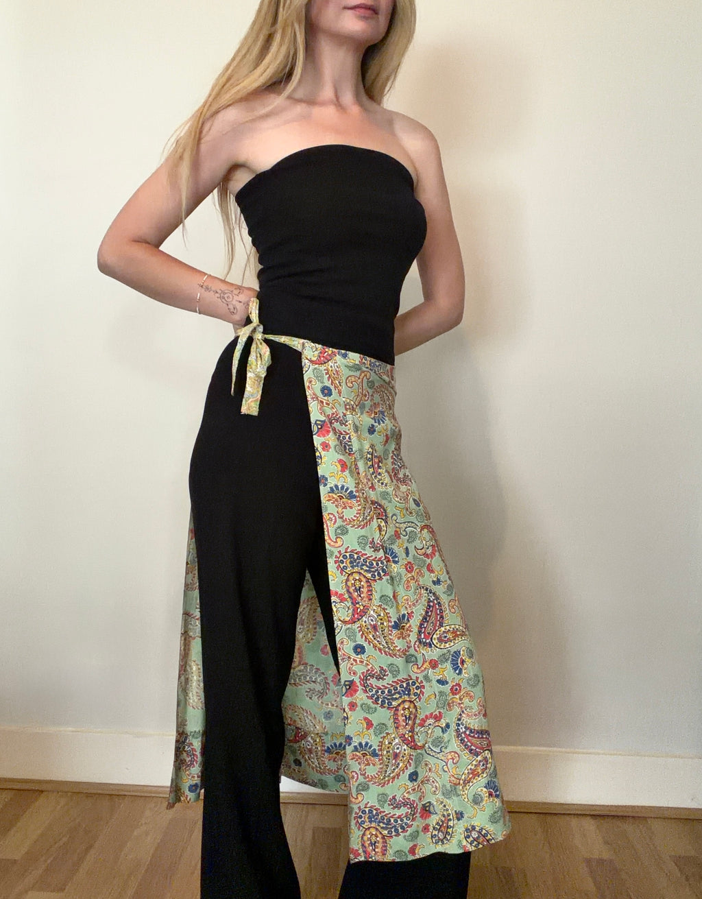 Vintage 70s floral apron