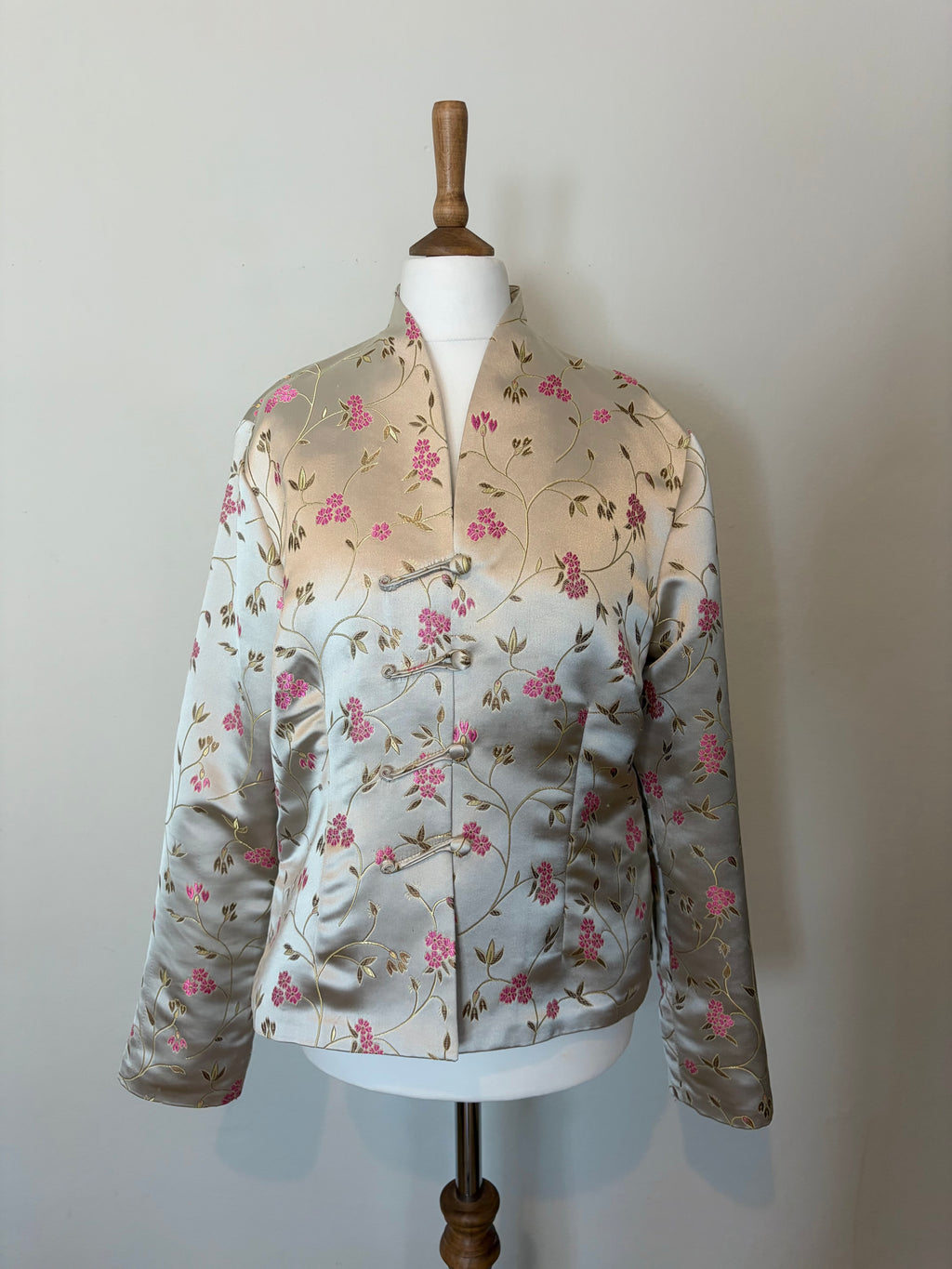 Floral print jacket with button detail