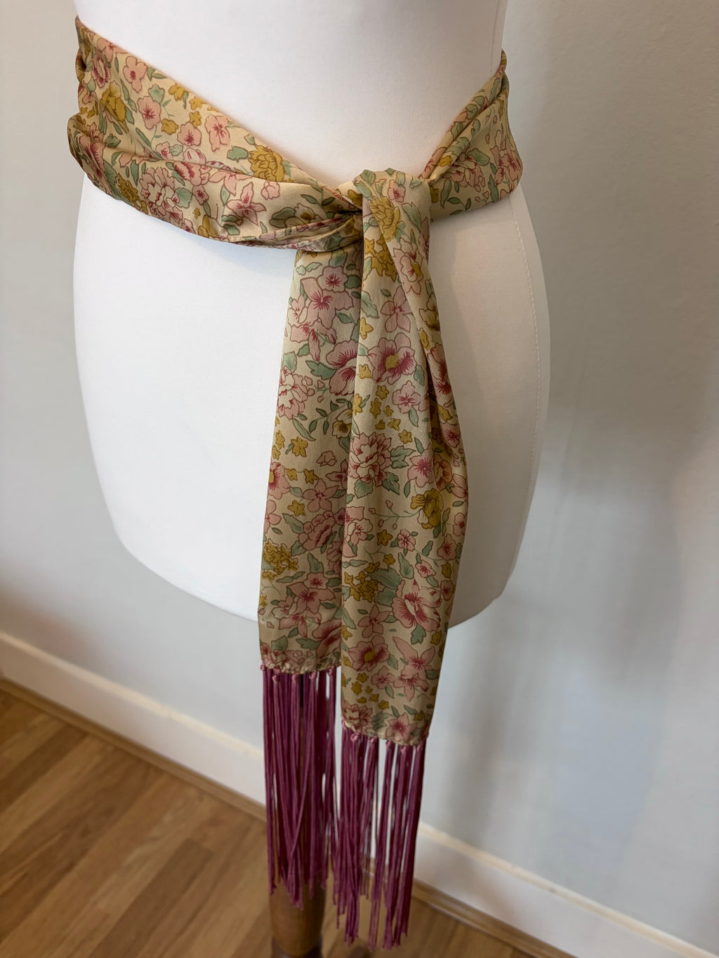 90s Pink tassel floral scarf