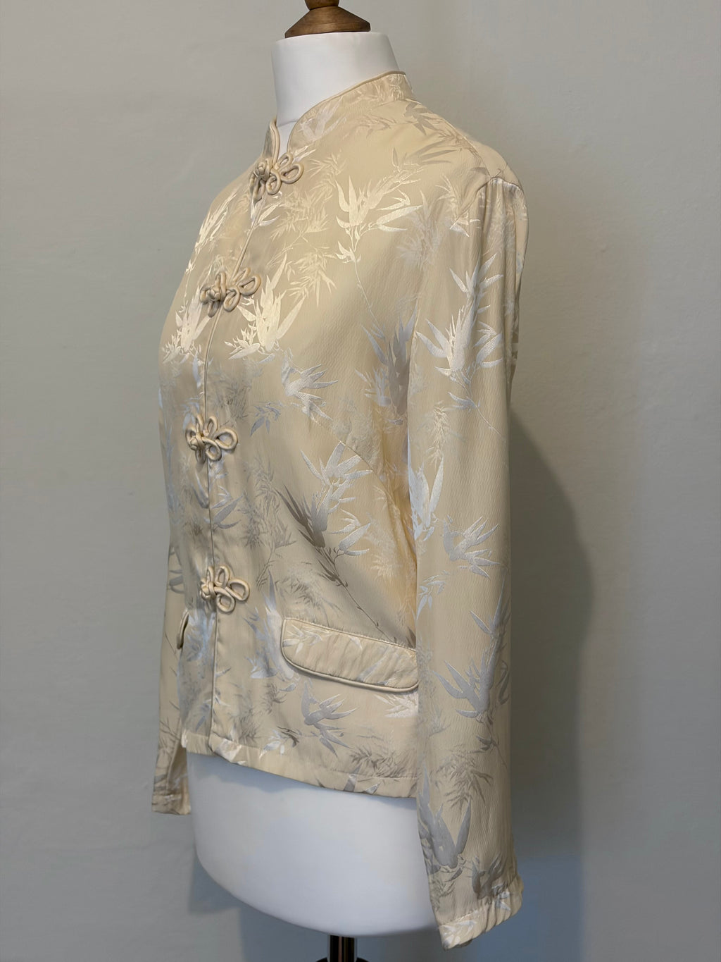 Satin frog closure top