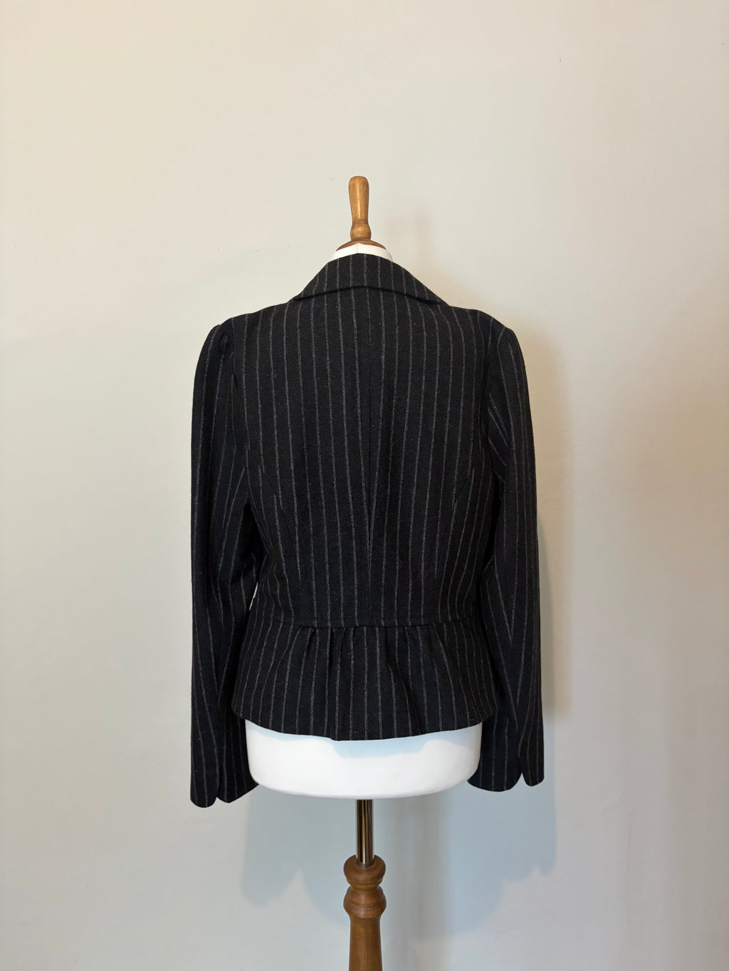 Wool pinstripe ribbon tie jacket