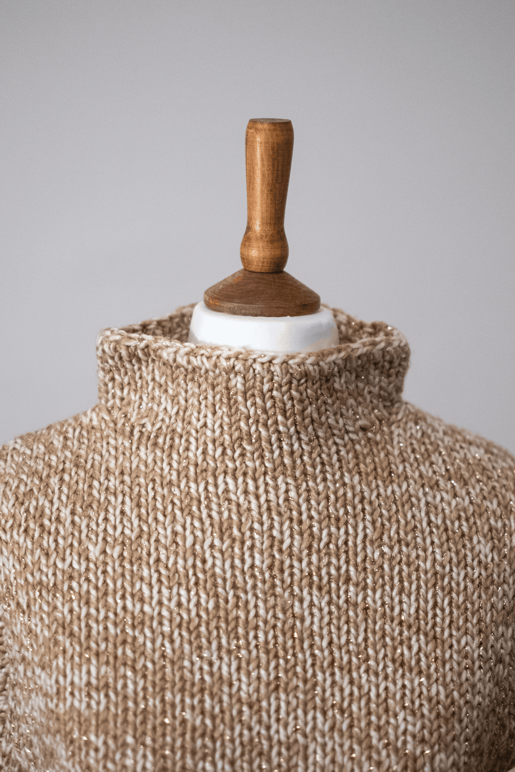 Knitted sleeveless jumper