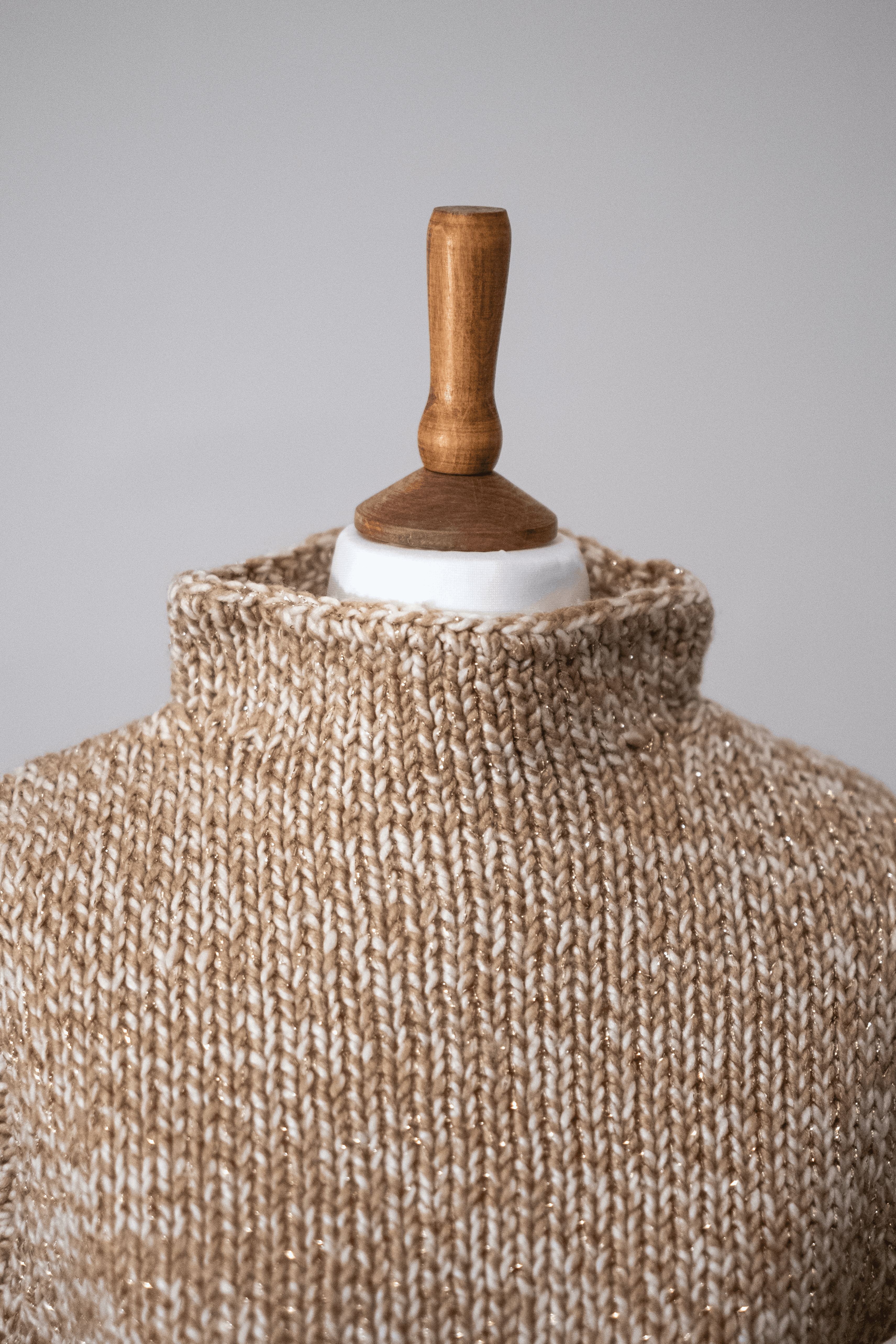 Knitted sleeveless jumper