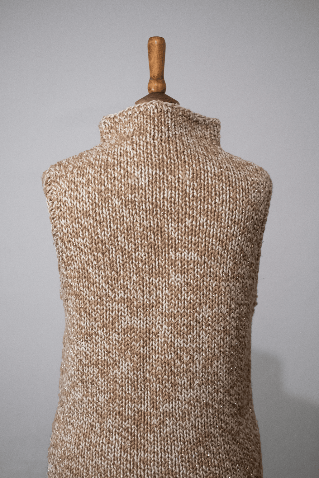 Knitted sleeveless jumper