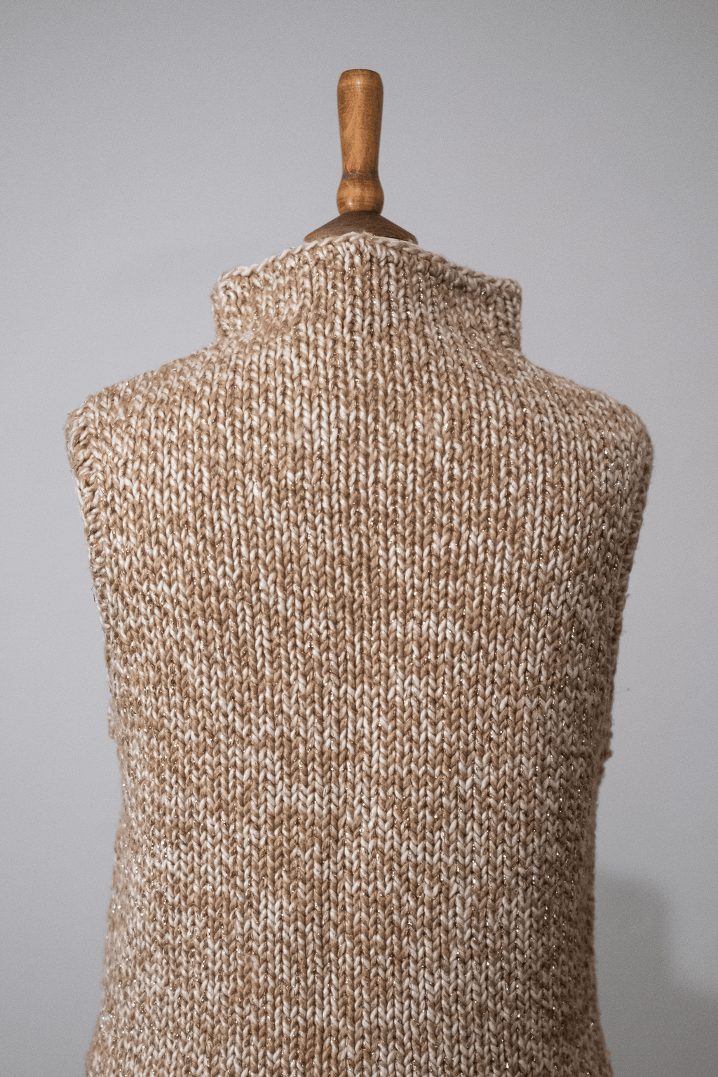 Knitted sleeveless jumper