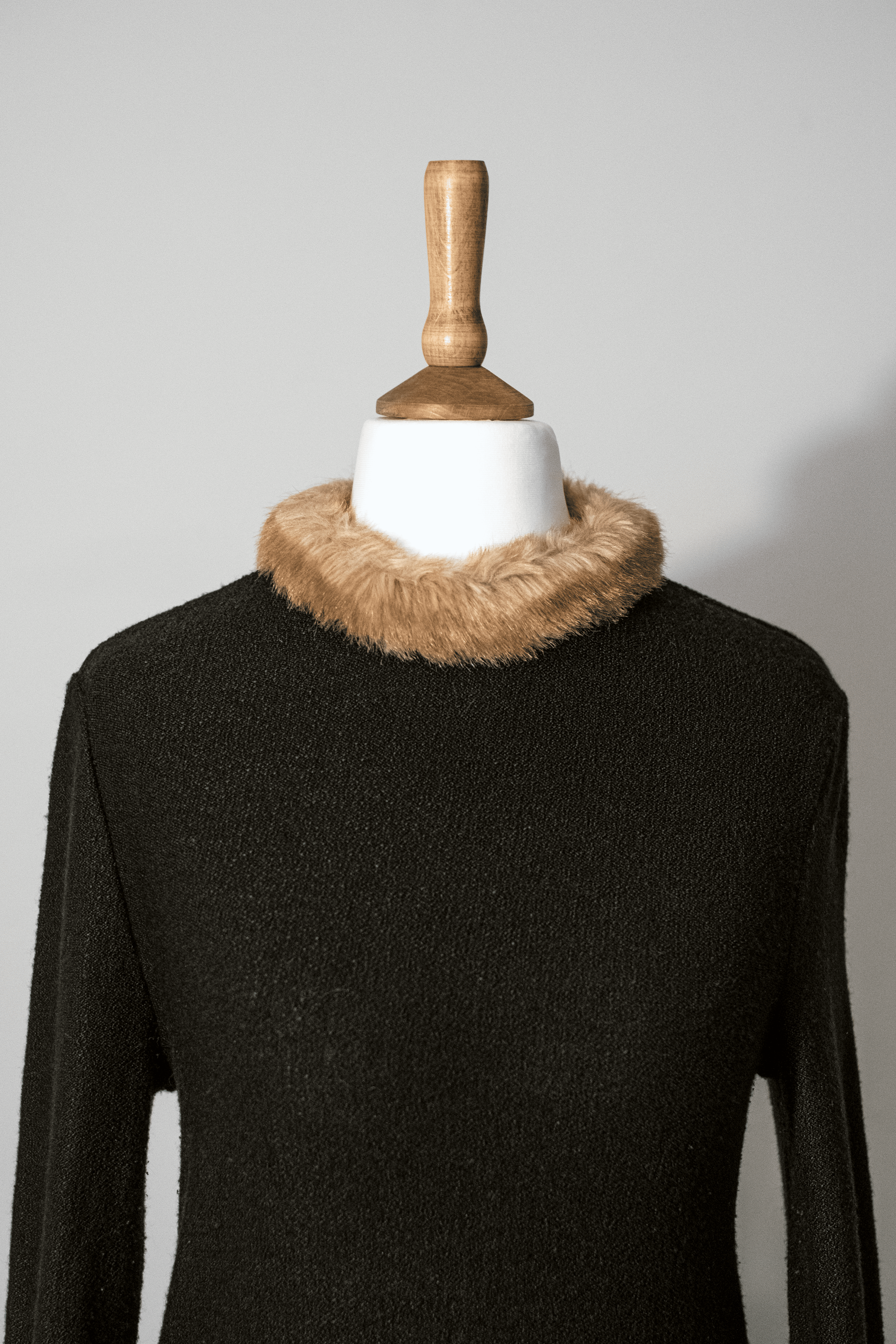 Faux fur collar jumper