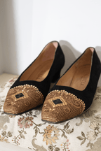 Black shoes with gold embroidery EU39