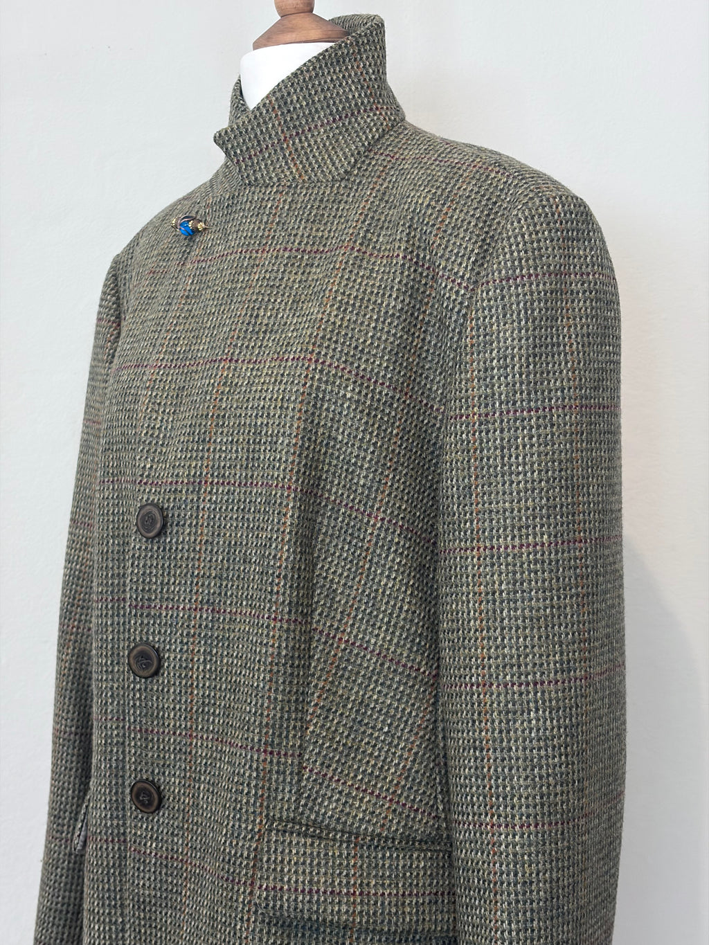 Oversized tweed blazer with brooch