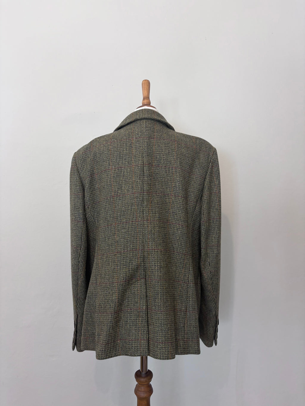 Oversized tweed blazer with brooch