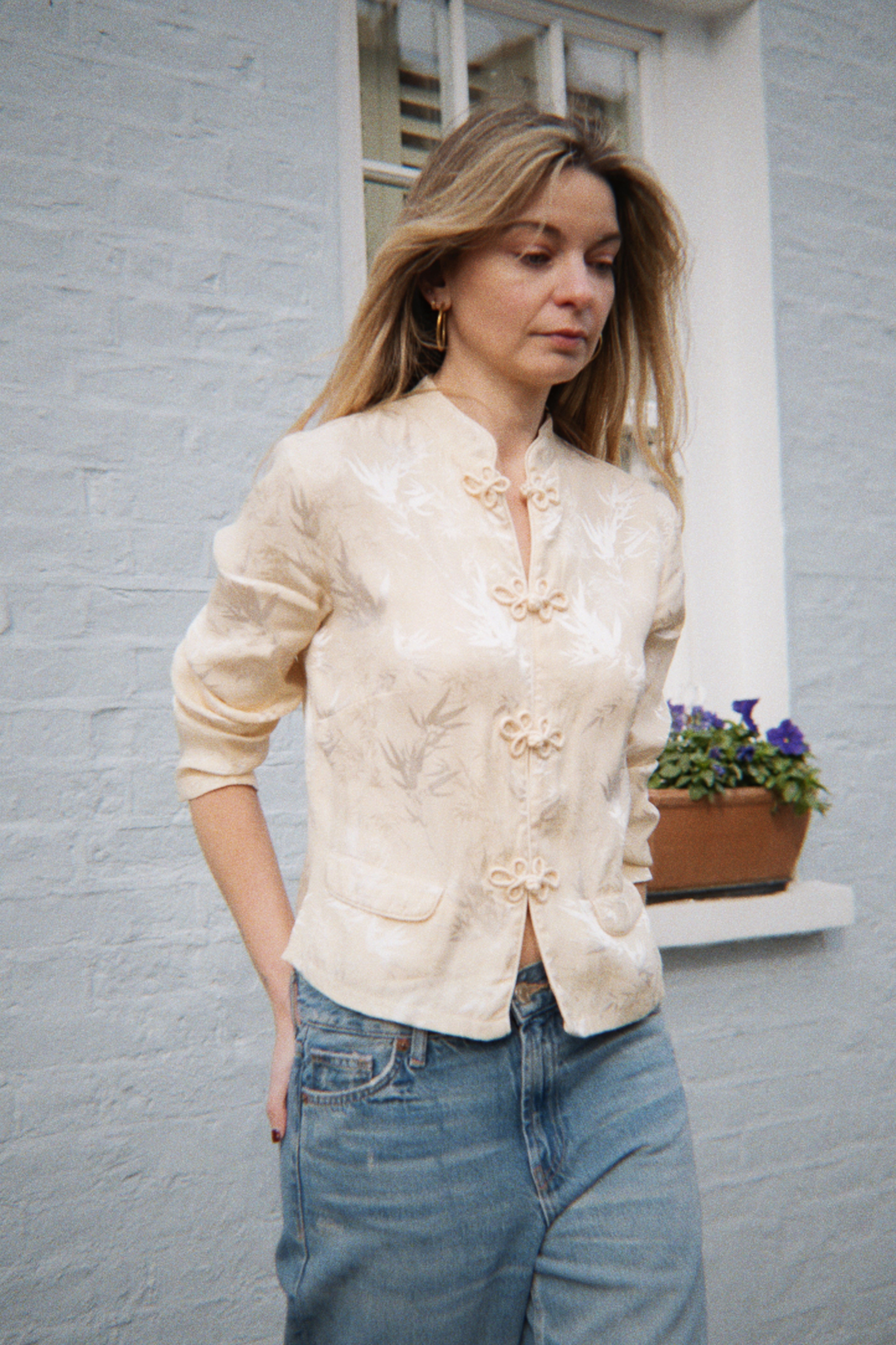 Satin frog closure top